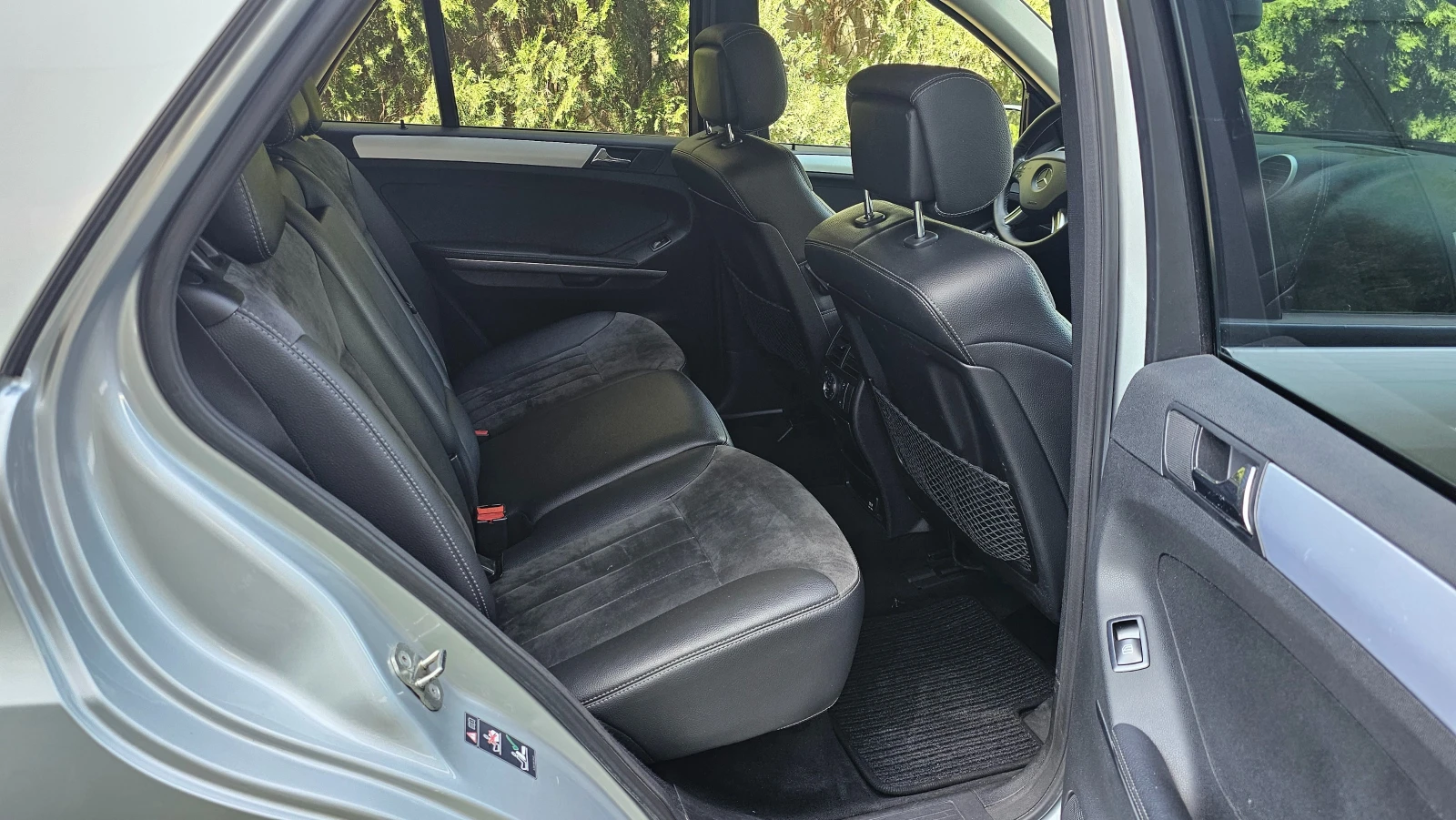 Mercedes-Benz ML 320 AMG LINE , снимка 12 - Автомобили и джипове - 54226151