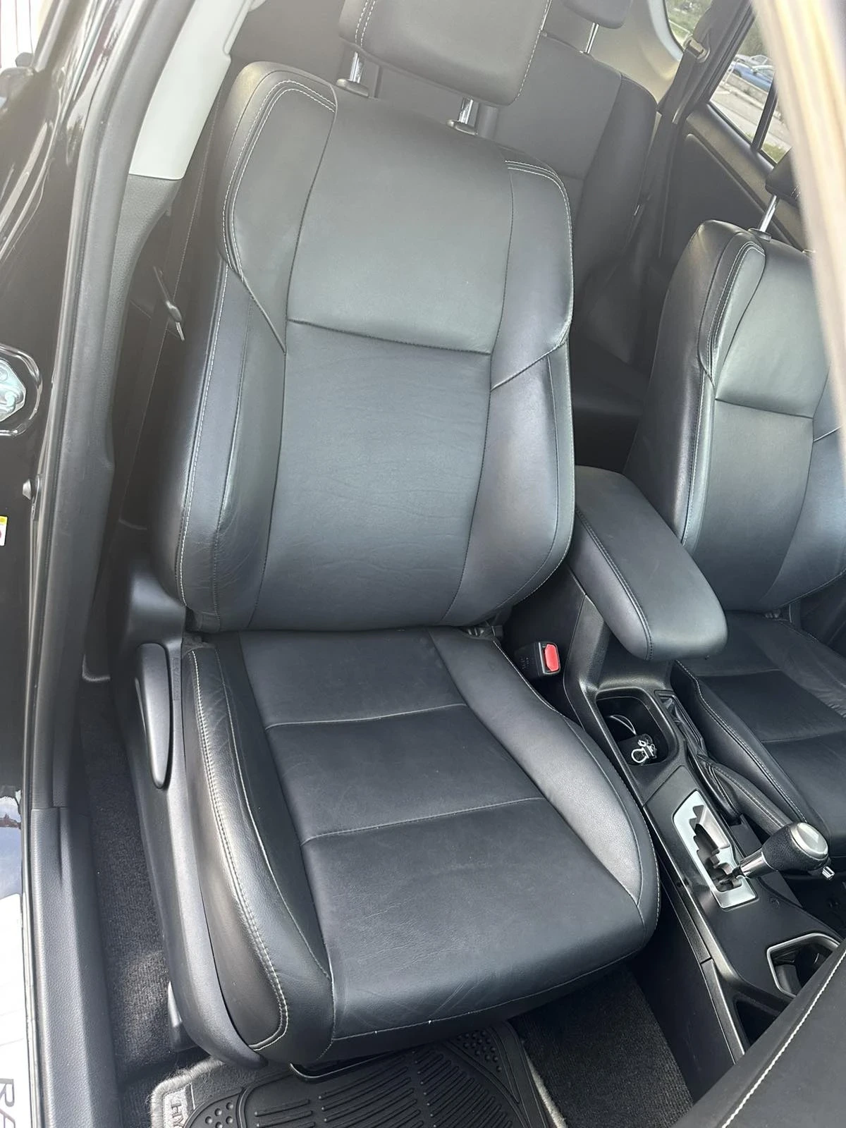 Toyota Rav4 2.5 HIBRID Подгрев! Кожа. ЛИЗИНГ!!! , снимка 14 - Автомобили и джипове - 54315180