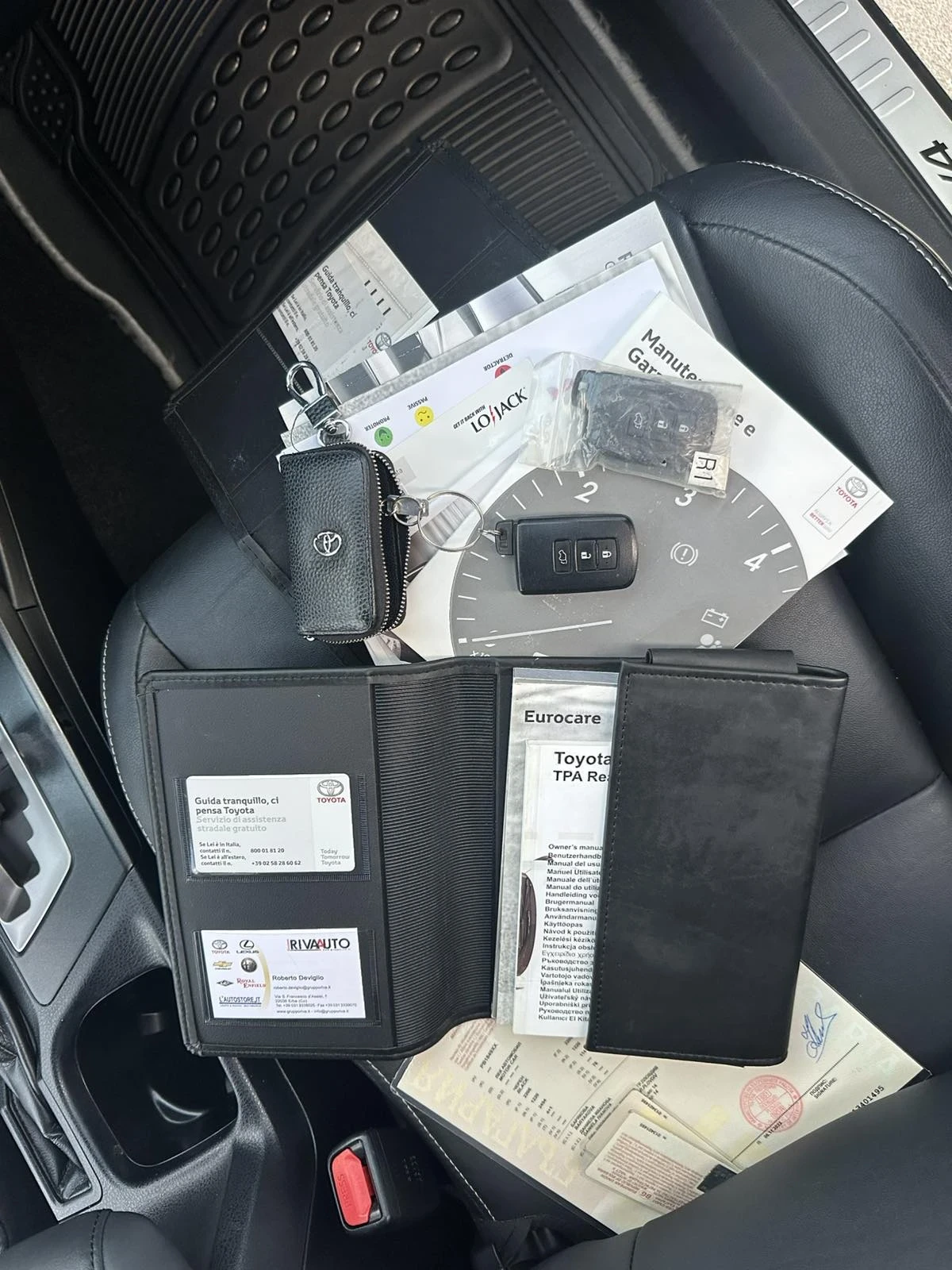 Toyota Rav4 2.5 HIBRID Подгрев! Кожа. ЛИЗИНГ!!! , снимка 16 - Автомобили и джипове - 54315180