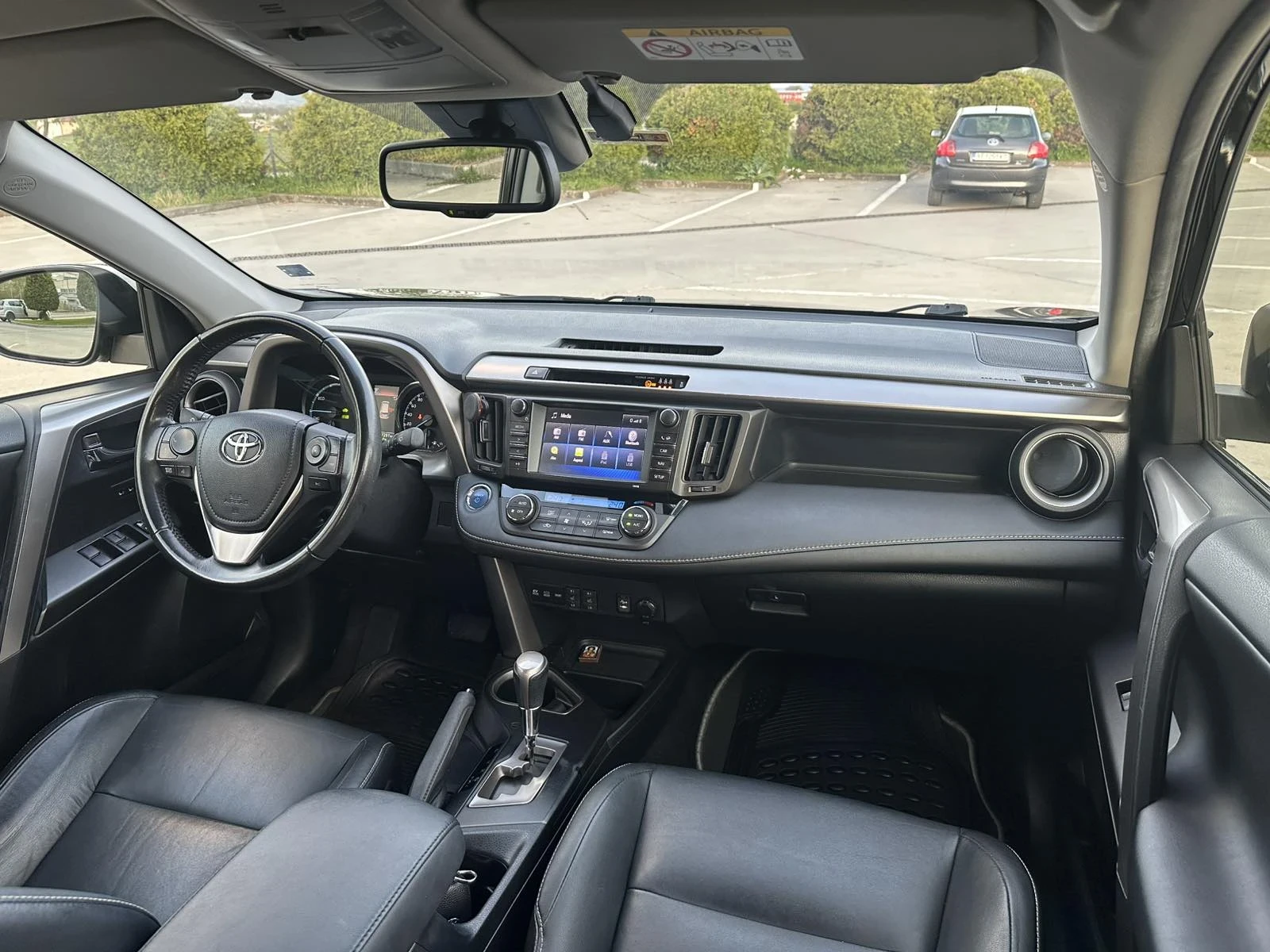 Toyota Rav4 2.5 HIBRID Подгрев! Кожа. ЛИЗИНГ!!! , снимка 11 - Автомобили и джипове - 54315180