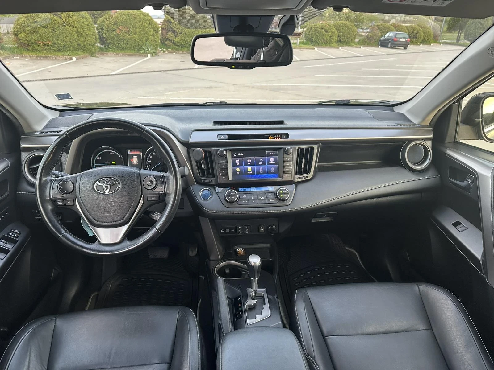 Toyota Rav4 2.5 HIBRID Подгрев! Кожа. ЛИЗИНГ!!! , снимка 10 - Автомобили и джипове - 54315180