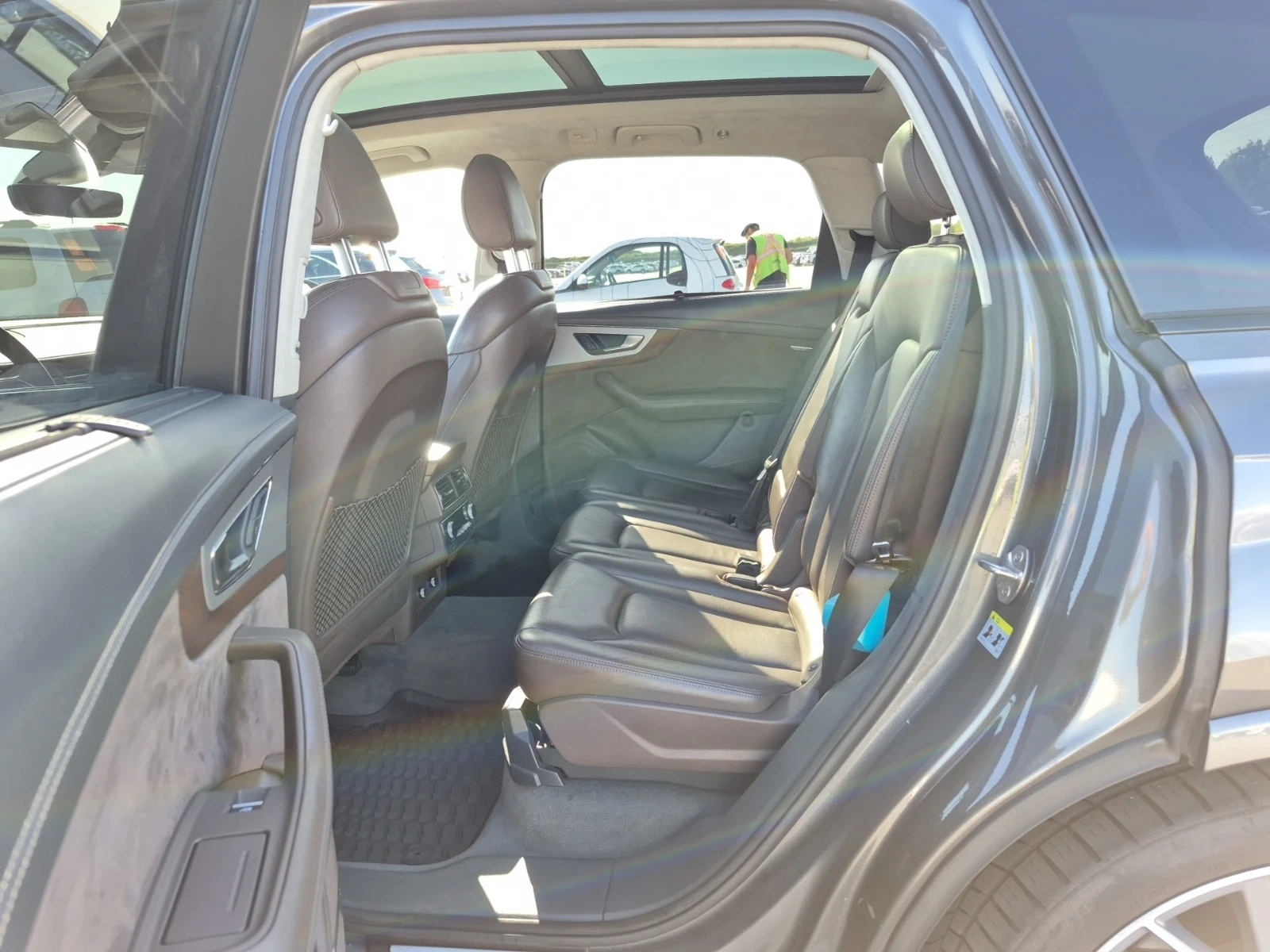 Audi Q7 TECHNIK * S LINE * CARFAX * ЦЕНА ДО БЪЛГАРИЯ * , снимка 8 - Автомобили и джипове - 54315634