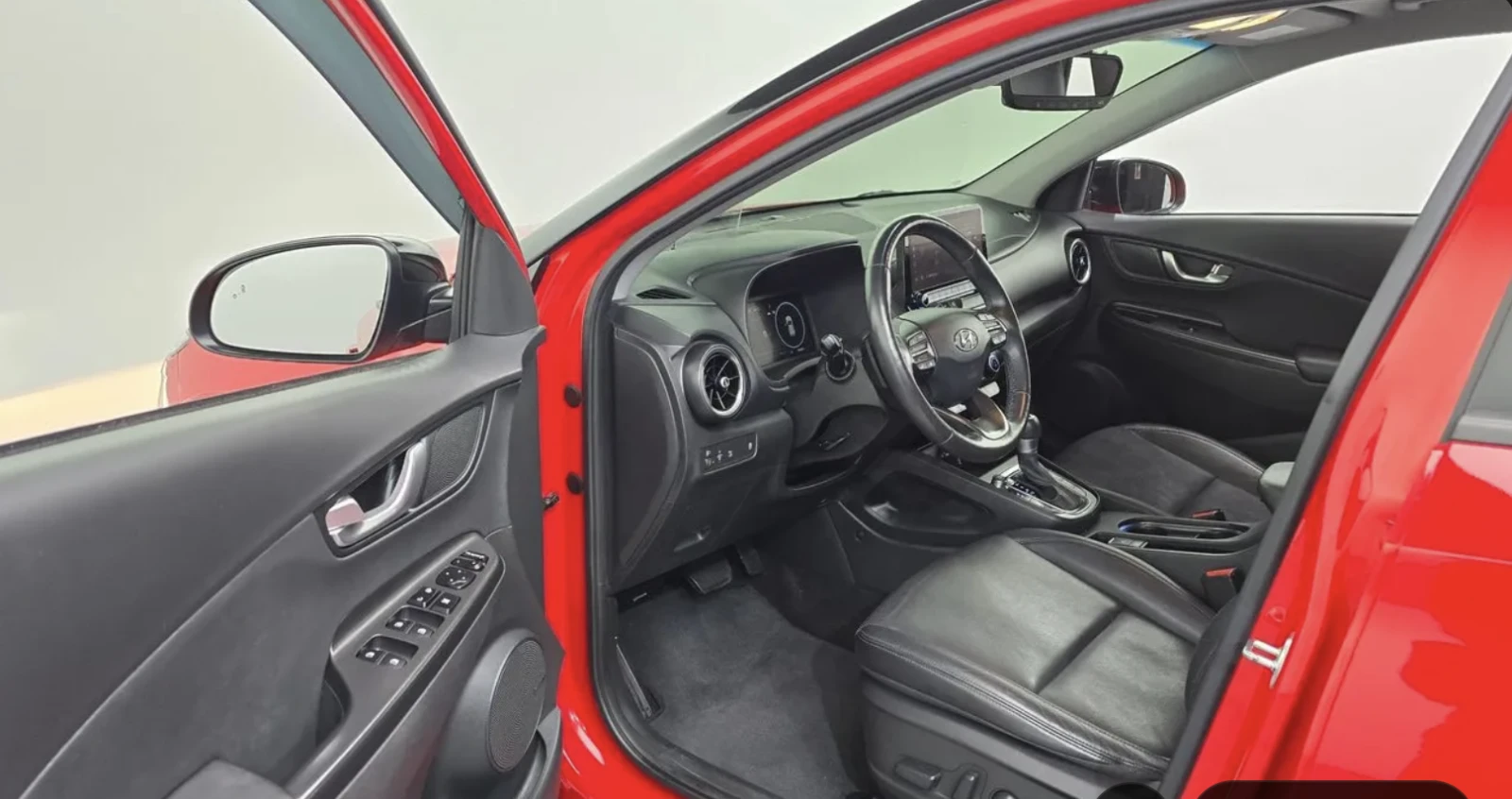 Hyundai Kona INSPIRATION* 1.6 TURBO* КОЖА* ПОДГРЕВ* ОБДУХВ* НАВ, снимка 9 - Автомобили и джипове - 54763730