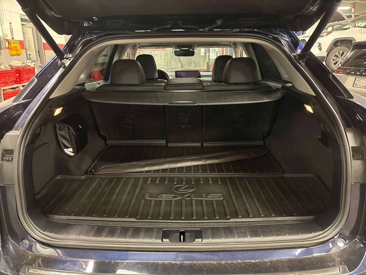 Lexus RX 350 * AWD 4dr * ГЛАВНО ПРЕДСТАВИТЕЛСТВО НА TOYOTA, снимка 12 - Автомобили и джипове - 55452297