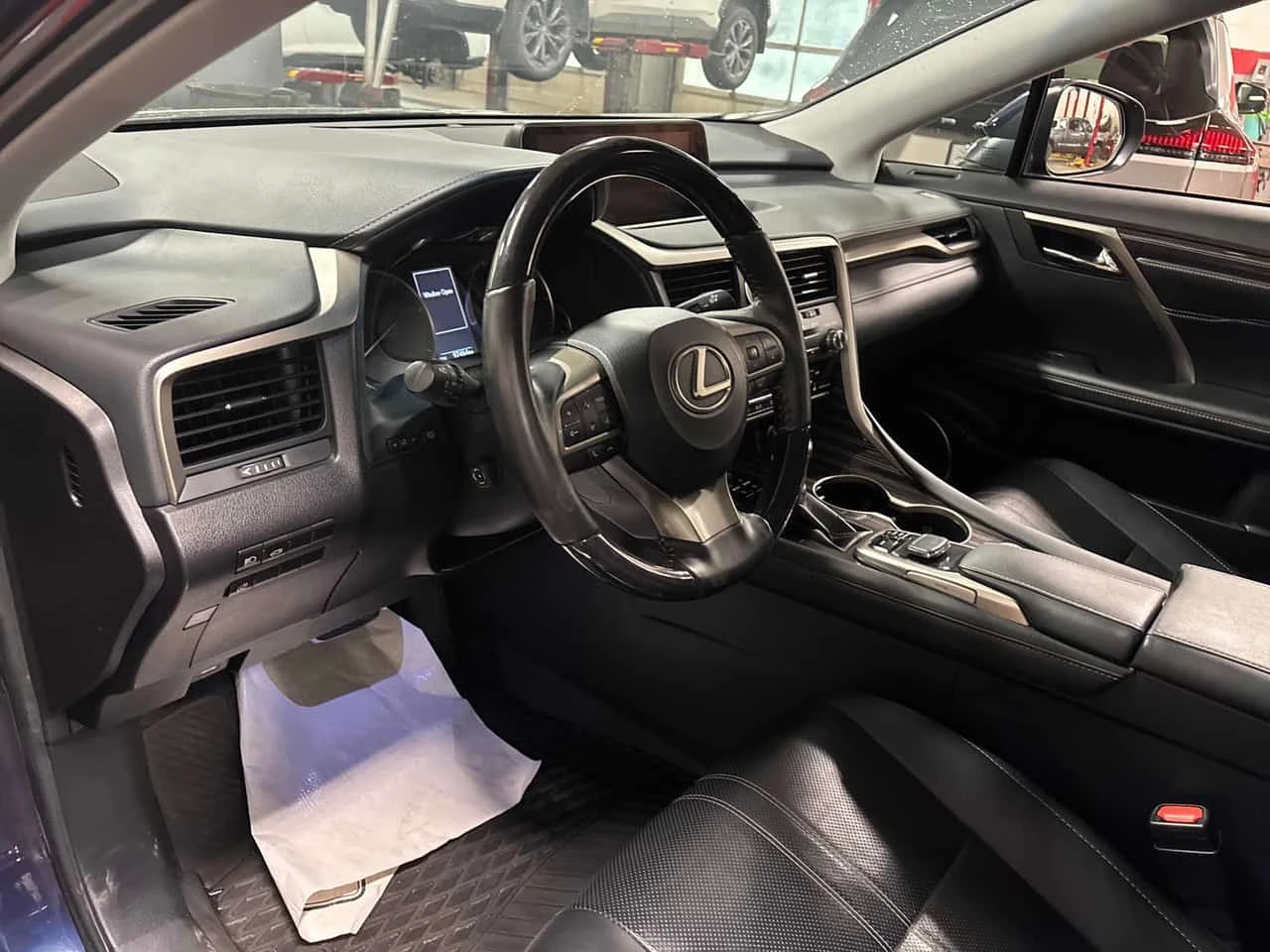 Lexus RX 350 * AWD 4dr * ГЛАВНО ПРЕДСТАВИТЕЛСТВО НА TOYOTA, снимка 5 - Автомобили и джипове - 55452297