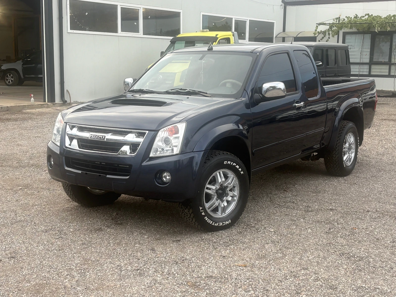 Isuzu D-max, снимка 2 - Автомобили и джипове - 56484557