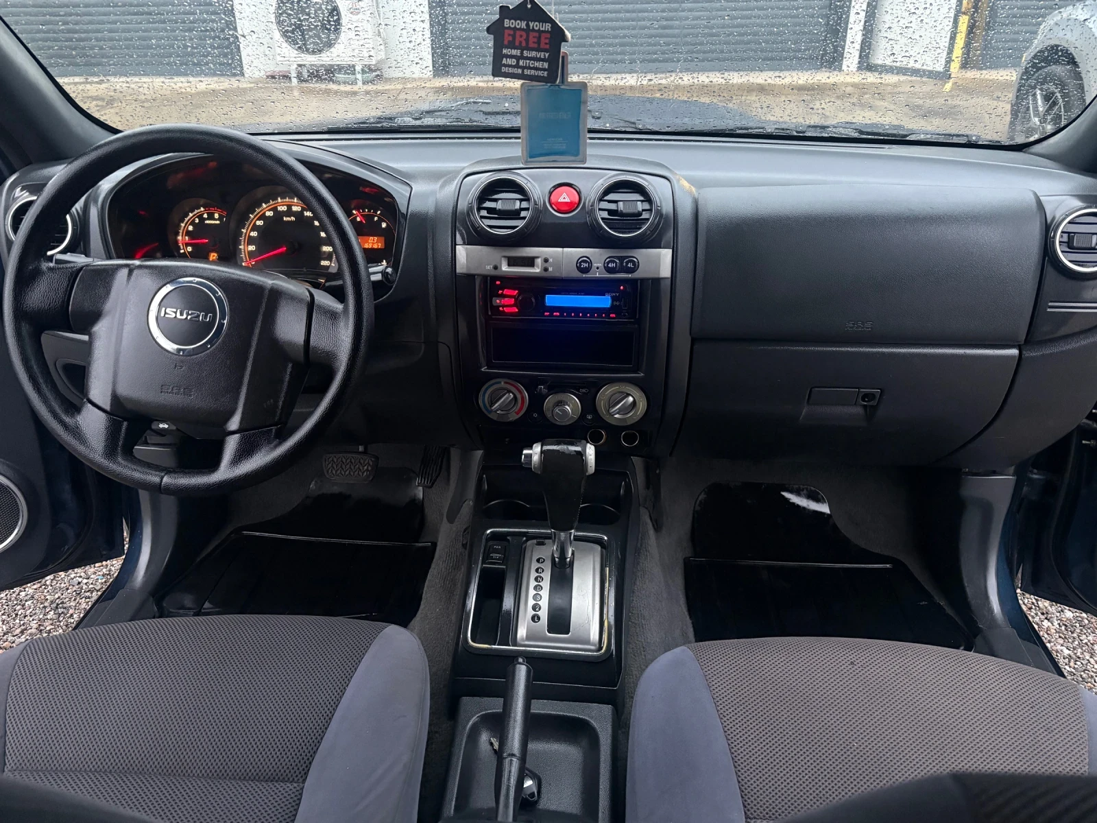 Isuzu D-max, снимка 16 - Автомобили и джипове - 56484557