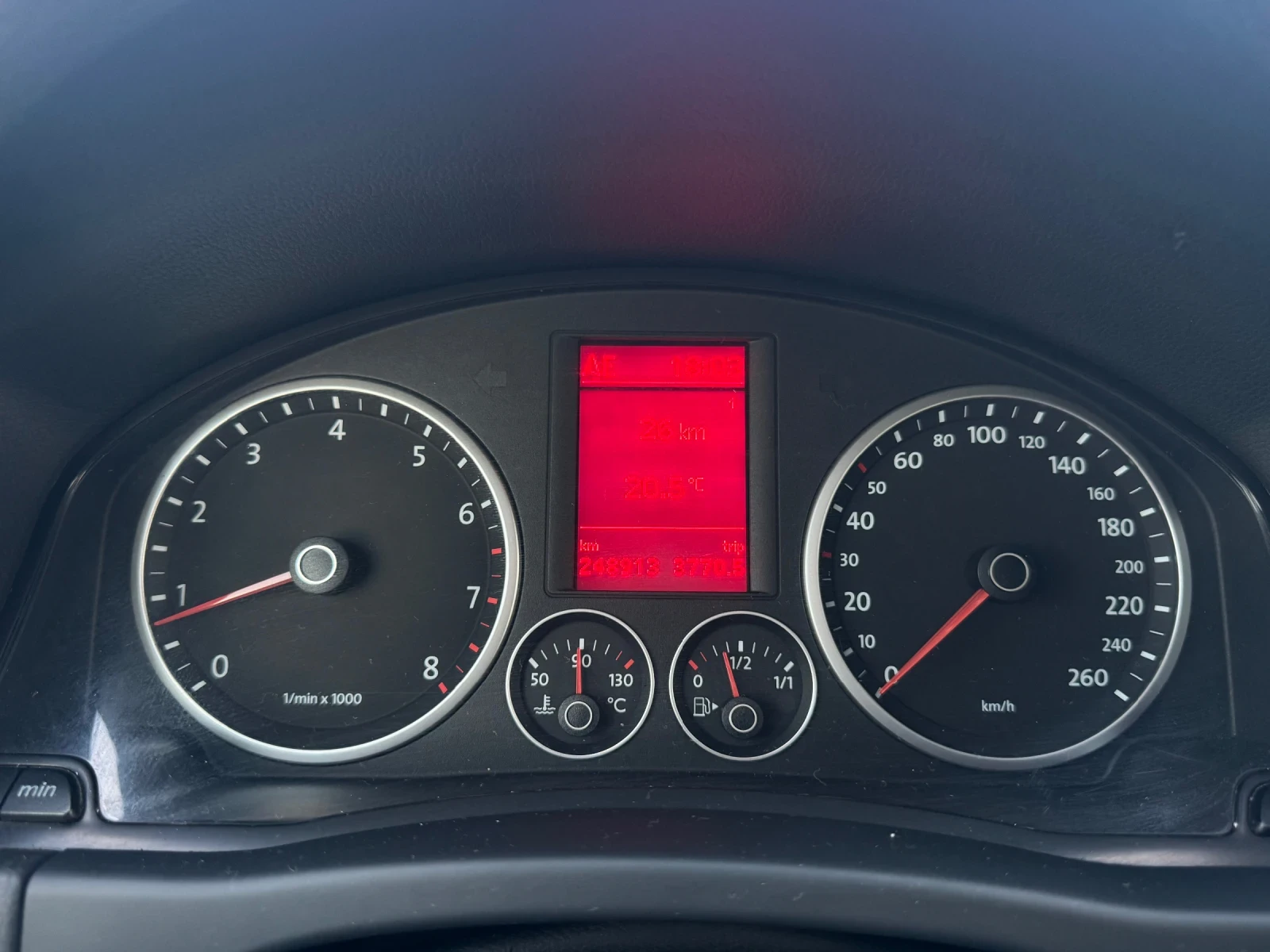VW Tiguan 4x4 , снимка 16 - Автомобили и джипове - 56706176