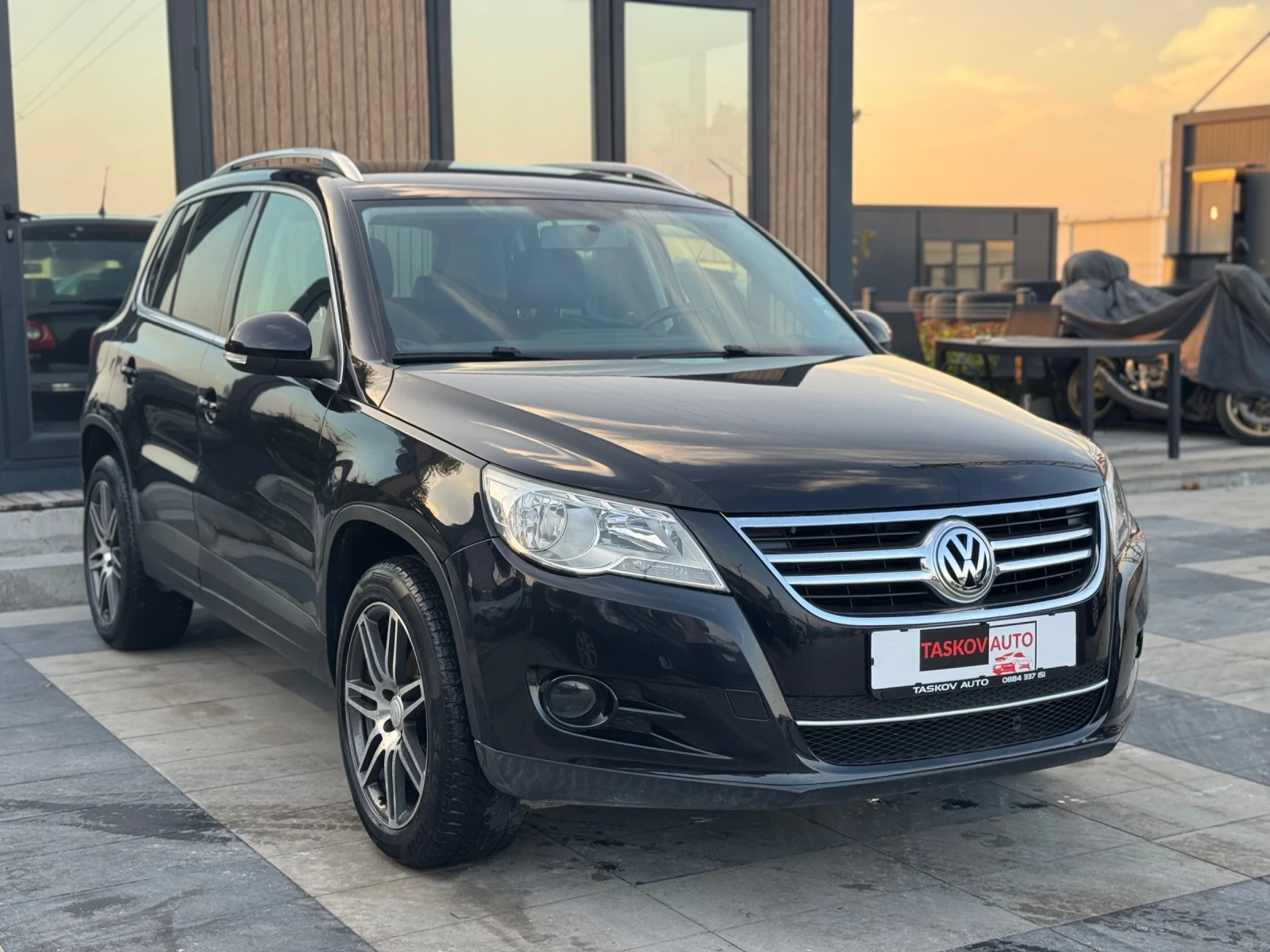 VW Tiguan 4x4 , снимка 3 - Автомобили и джипове - 56706176