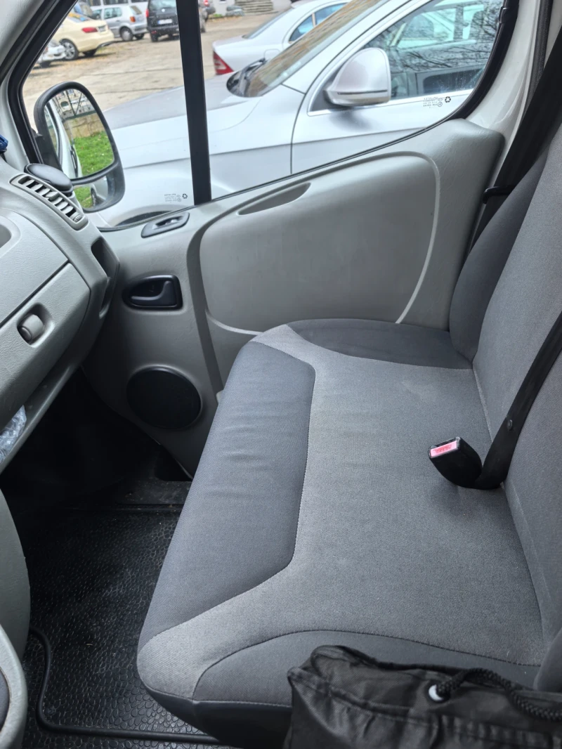 Renault Trafic, снимка 5 - Бусове и автобуси - 52636938