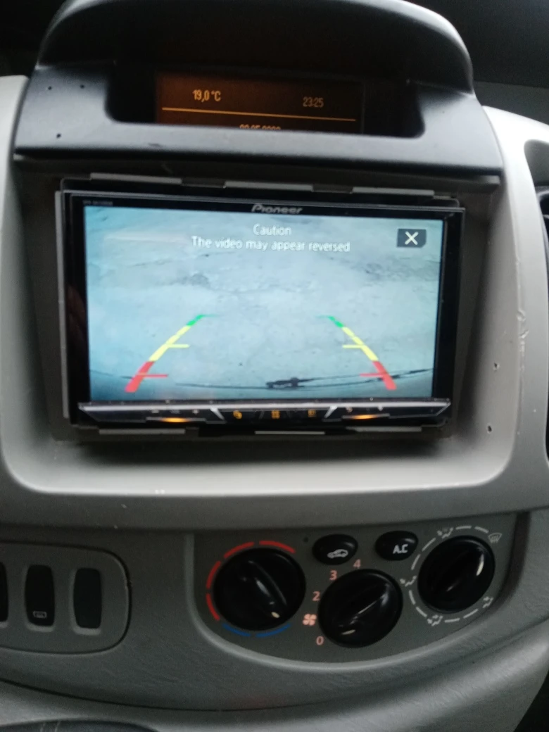 Opel Vivaro 1.9 TDI 101kc.NAVI/KLIMATIK, снимка 15 - Бусове и автобуси - 54361600