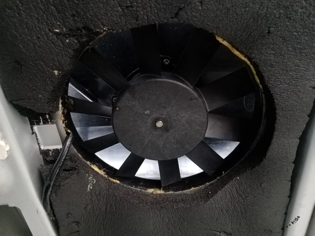 Opel Vivaro 1.9 TDI 101kc.NAVI/KLIMATIK, снимка 13 - Бусове и автобуси - 54361600