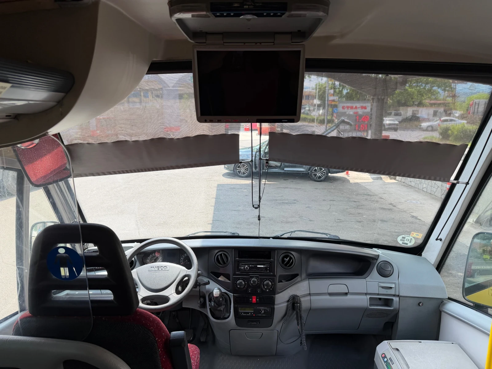 Iveco Daily 65C 29 mesta stiklopaket klima , снимка 9 - Бусове и автобуси - 55064774