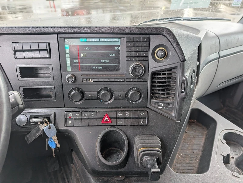 Mercedes-Benz Antos 1924 ЗА ПРЕВОЗ НА БИРА И БЕЗАЛКОХОЛНИ, снимка 11 - Камиони - 53291909