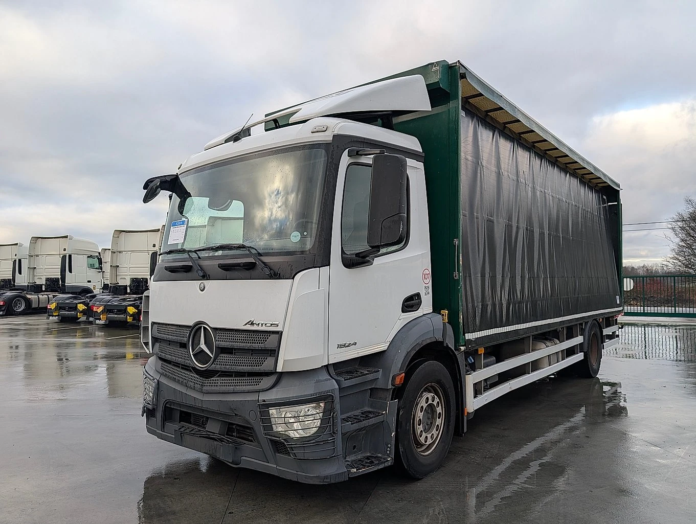 Mercedes-Benz Antos 1924 ЗА ПРЕВОЗ НА БИРА И БЕЗАЛКОХОЛНИ - изображение 3