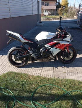     Yamaha YZF-R1 RN 19