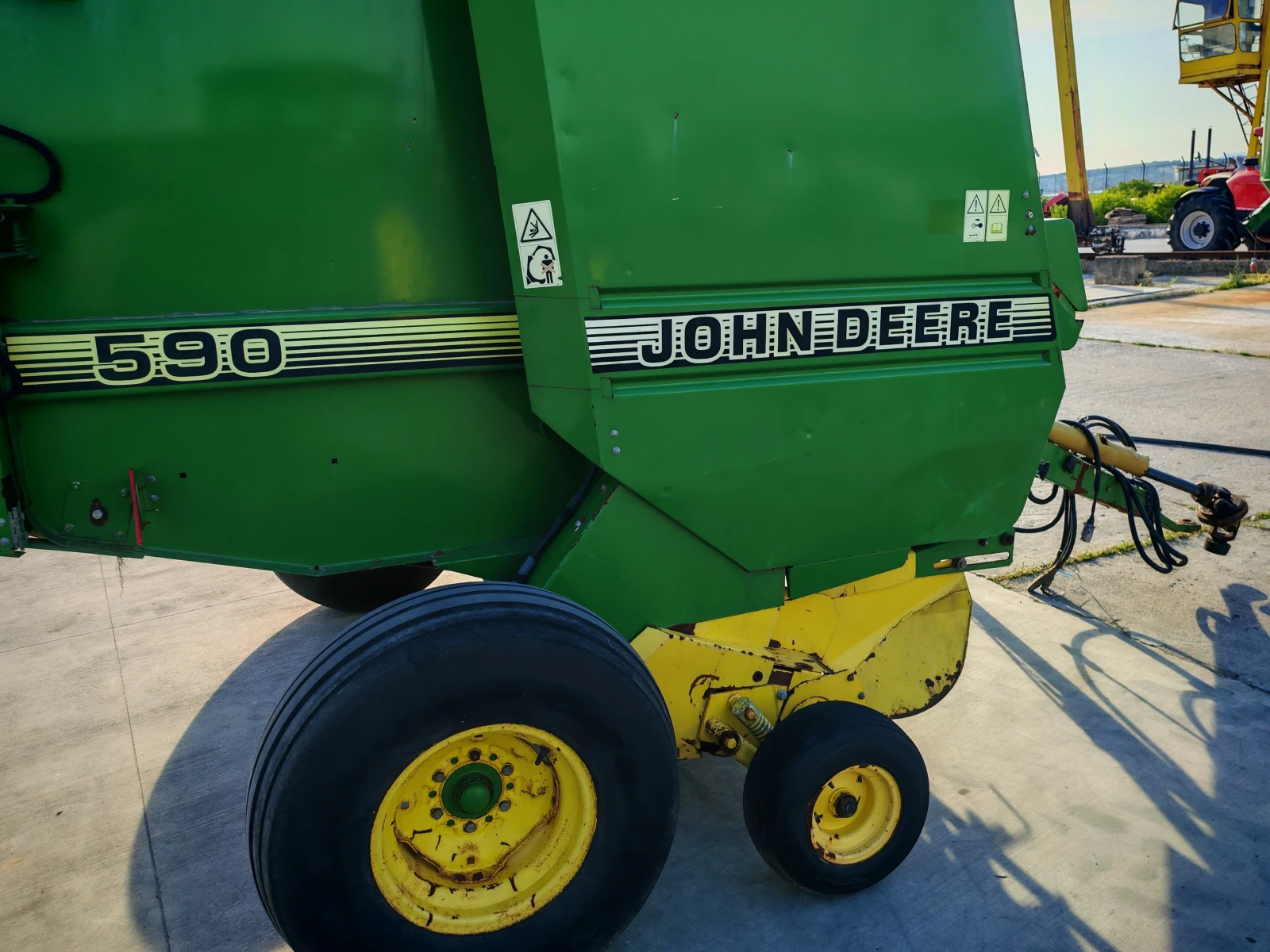 Балировачка John Deere 590 мрежа и сезал  - изображение 9