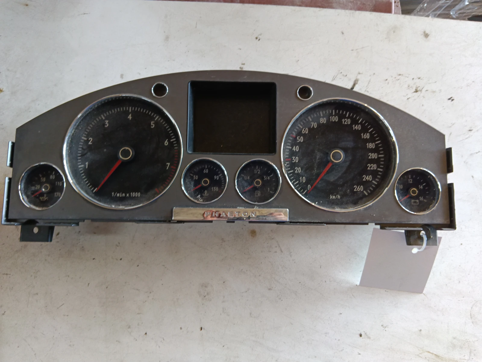 километраж 3D0920881R VW Phaeton