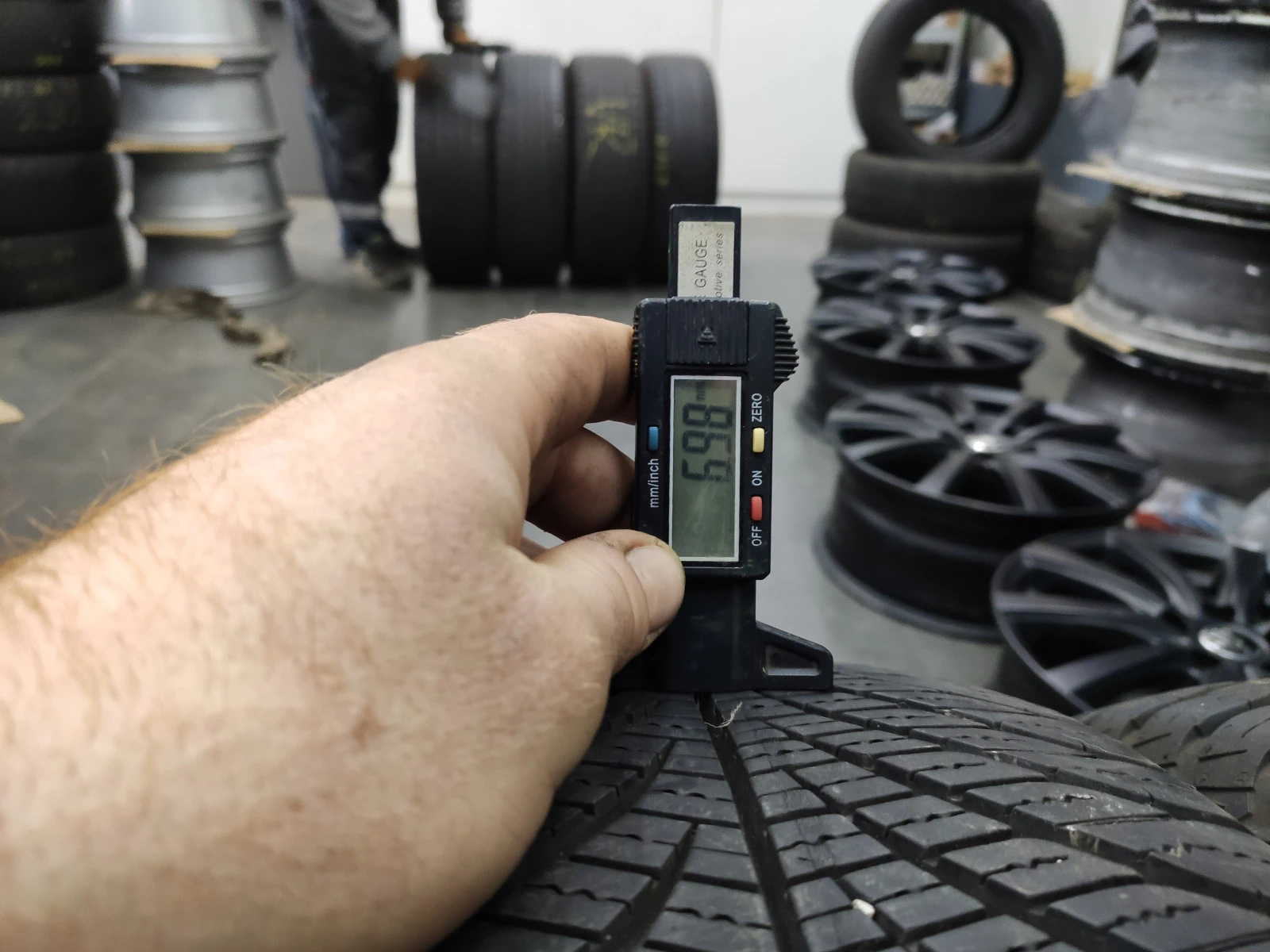  215/55R17 | Mobile.bg   6