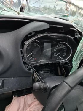 Toyota Yaris 1.5 hybrid, снимка 7