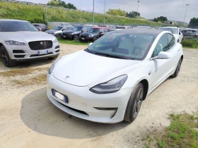 ������ Tesla Model 3
