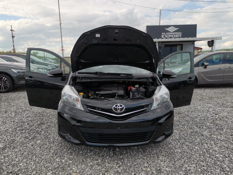 Toyota Yaris 1.0i E5B LOUNGE, снимка 11 - Автомобили и джипове - 45526802