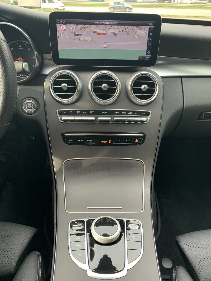 Mercedes-Benz C 220 AMG 04.2021 г., снимка 11 - Автомобили и джипове - 47340956