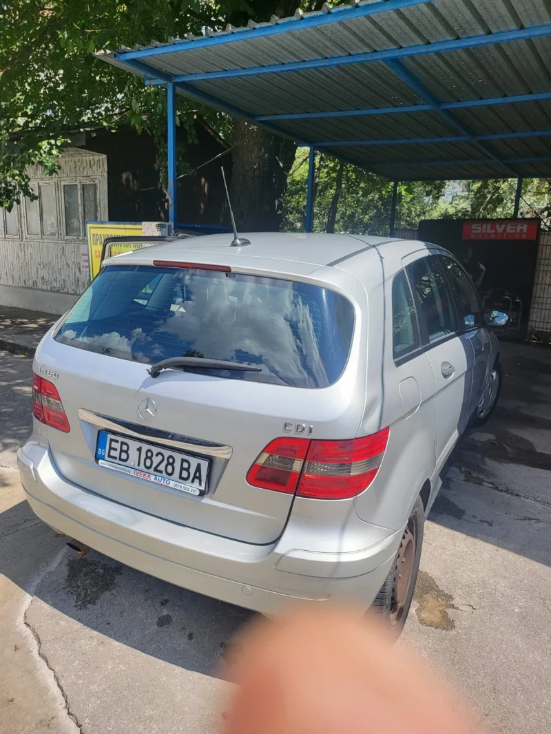 Mercedes-Benz B 180, снимка 10 - Автомобили и джипове - 47410557