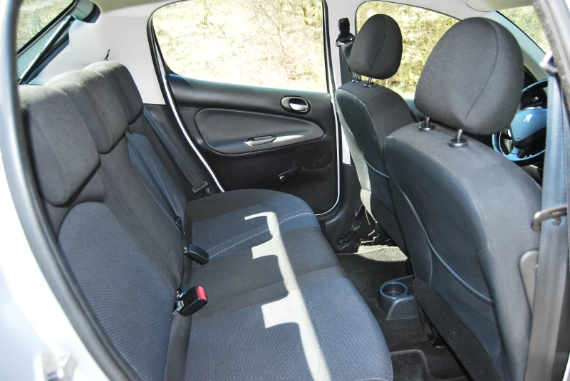 Peugeot 206 Plus* 86700 km* 1.1I* Euro 5* , снимка 8 - Автомобили и джипове - 52261011