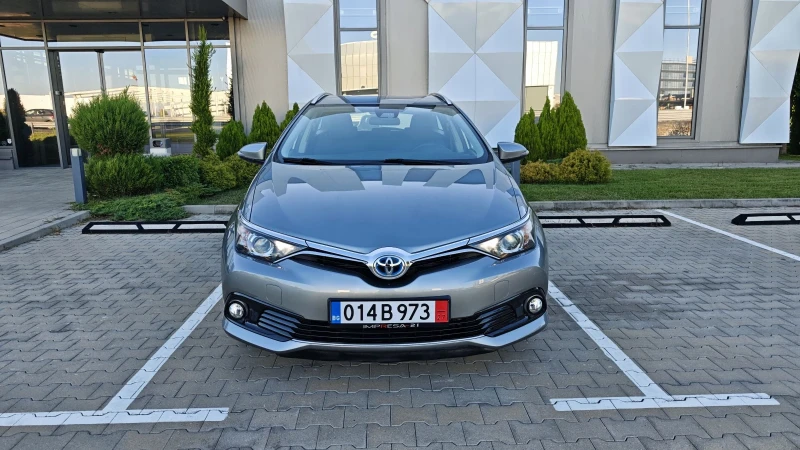 Toyota Auris 1.8i hybrid 122000хил.км.!!!, снимка 2 - Автомобили и джипове - 51772589