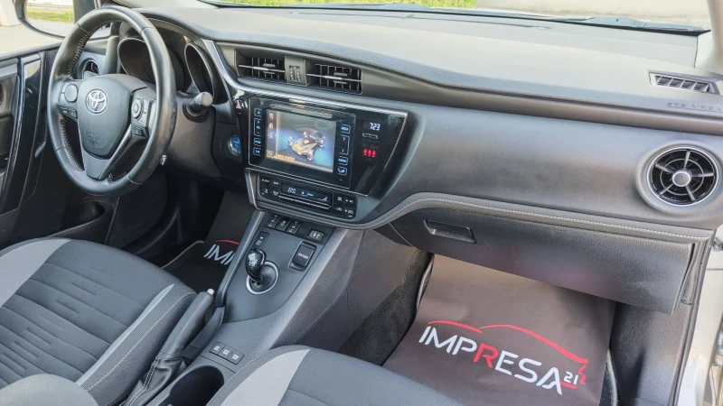 Toyota Auris 1.8i hybrid 122000хил.км.!!!, снимка 9 - Автомобили и джипове - 51772589