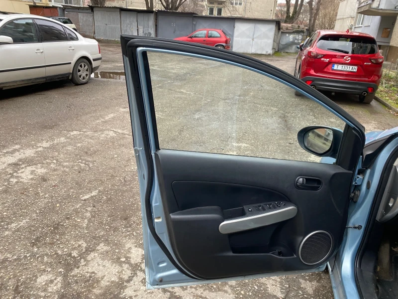 Mazda 2 1.3 два компл гуми , снимка 6 - Автомобили и джипове - 53295057