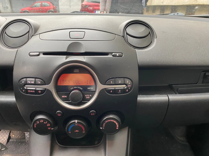 Mazda 2 1.3 два компл гуми , снимка 10 - Автомобили и джипове - 53295057