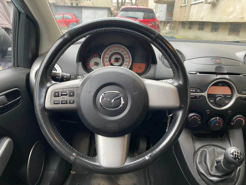 Mazda 2 1.3 два компл гуми , снимка 9 - Автомобили и джипове - 53295057