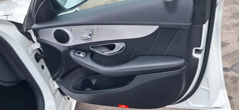Mercedes-Benz C 220 FACELIFT 4MATIC Amg Pack MultiBeam ledFull digital, снимка 8 - Автомобили и джипове - 53382926