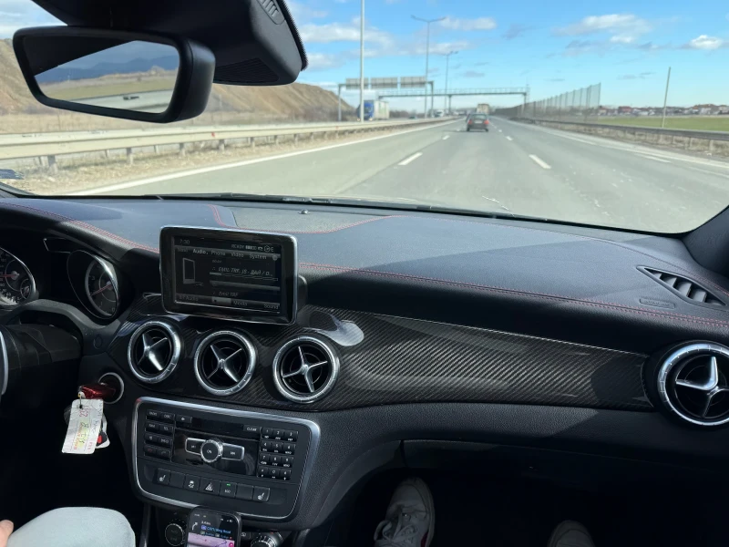 Mercedes-Benz CLA 45 AMG, снимка 8 - Автомобили и джипове - 53471653