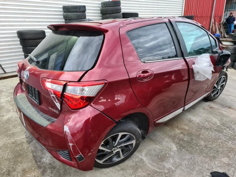 Toyota Yaris 1.5 hybrid, снимка 2 - Автомобили и джипове - 31294557