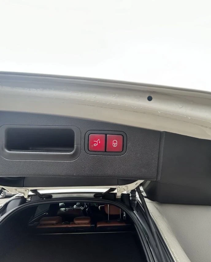 Mercedes-Benz ML 550, снимка 15 - Автомобили и джипове - 51529113