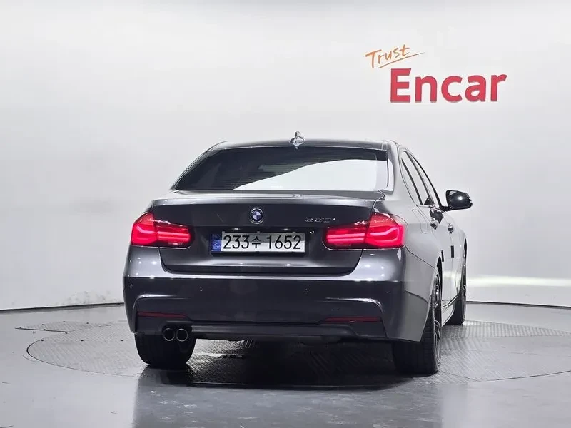 BMW 330 I M Sports Shadow, снимка 4 - Автомобили и джипове - 56069756