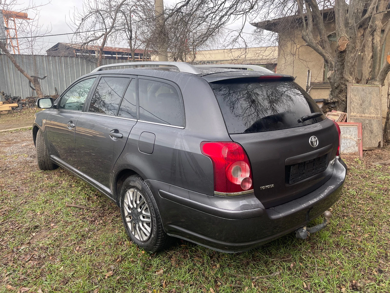 Toyota Avensis  2.2 D-CAT 177кс. НАД 150 броя НА ЧАСТИ - изображение 6