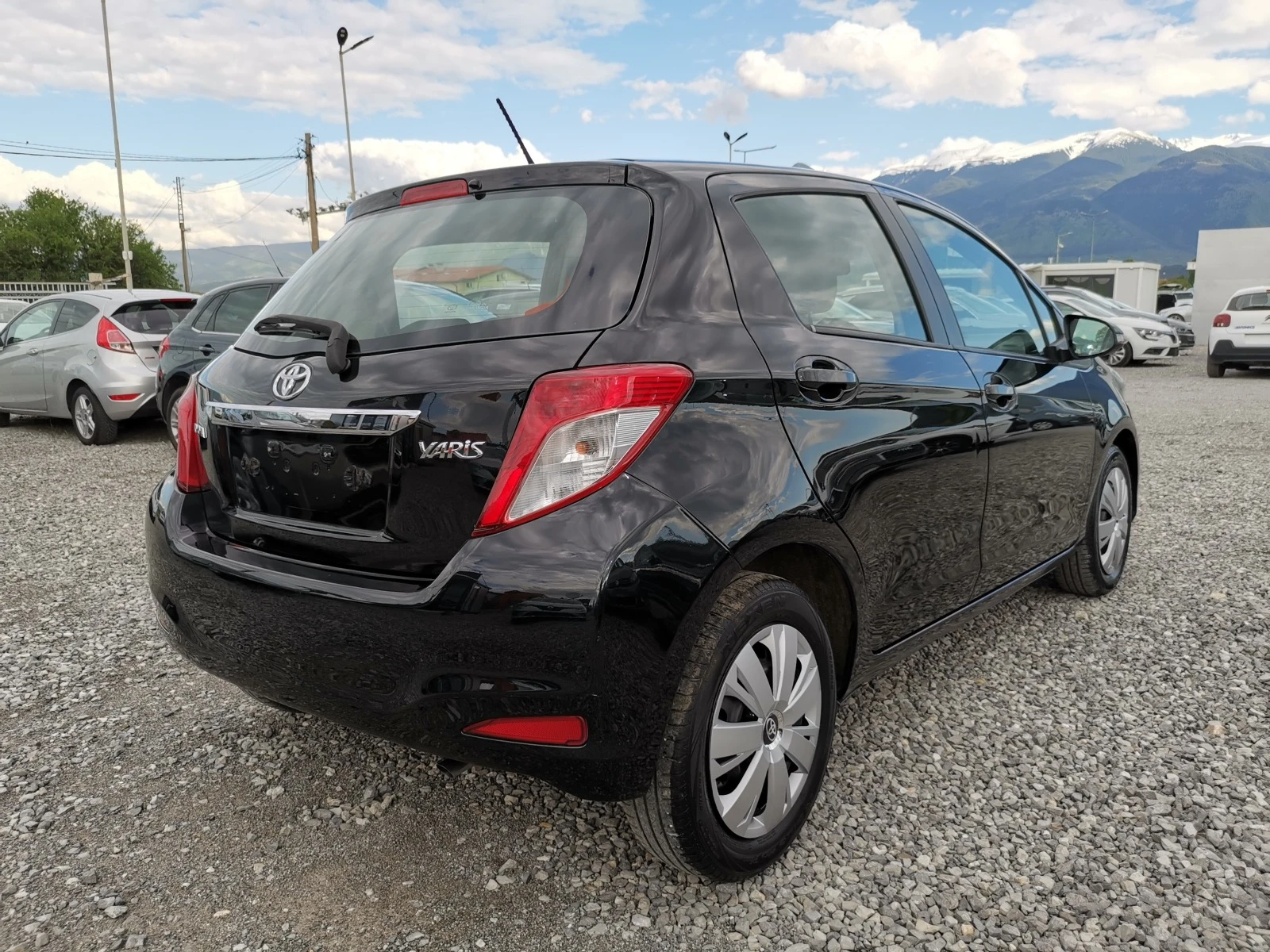 Toyota Yaris 1.0i E5B LOUNGE - изображение 4