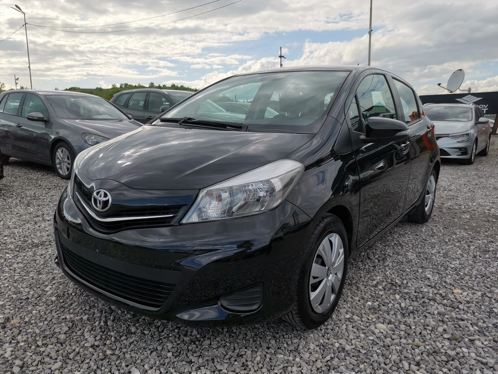 Toyota Yaris 1.0i E5B LOUNGE - [1] 