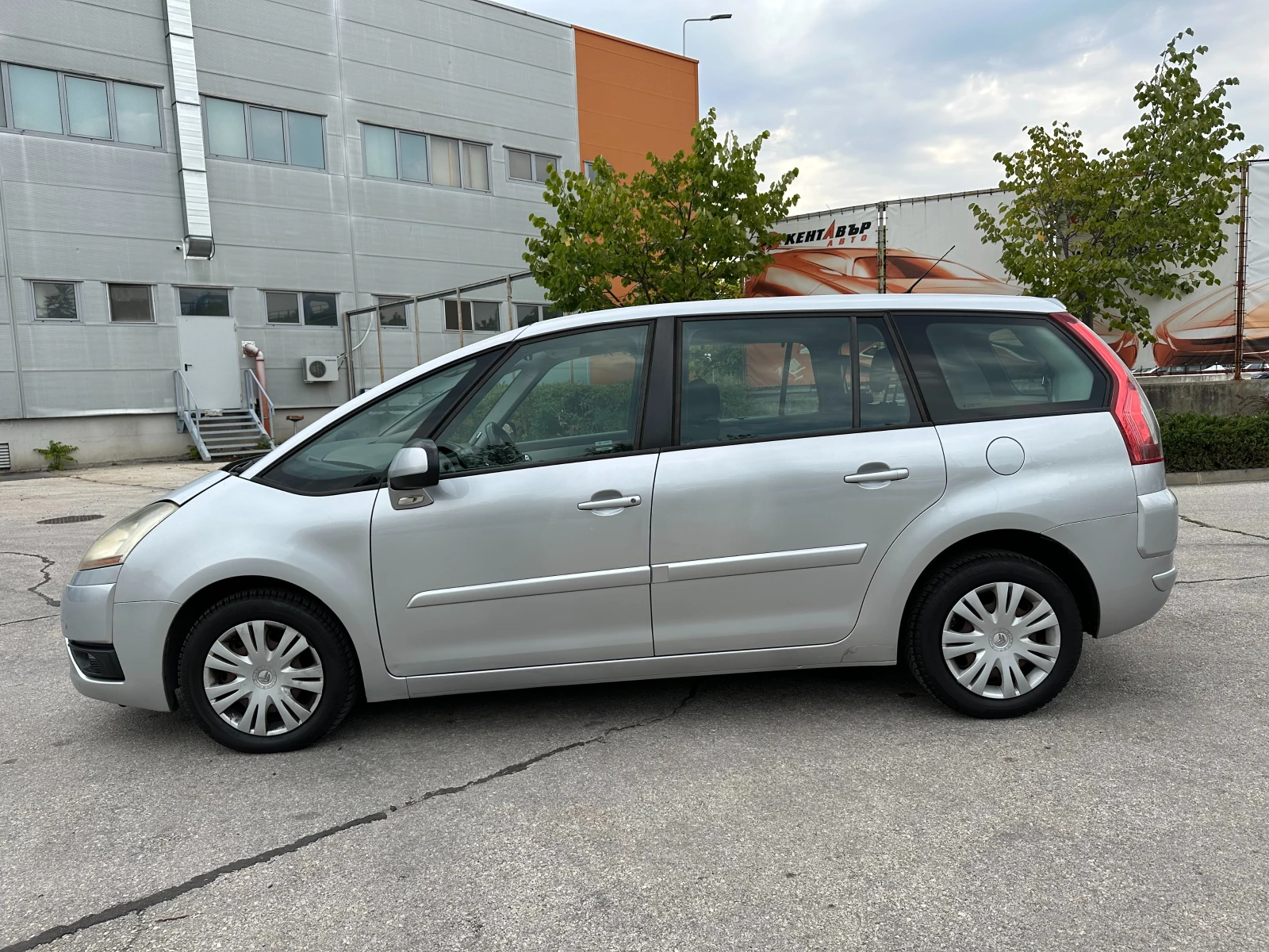 Citroen C4 Picasso 2.0 HDI - изображение 2