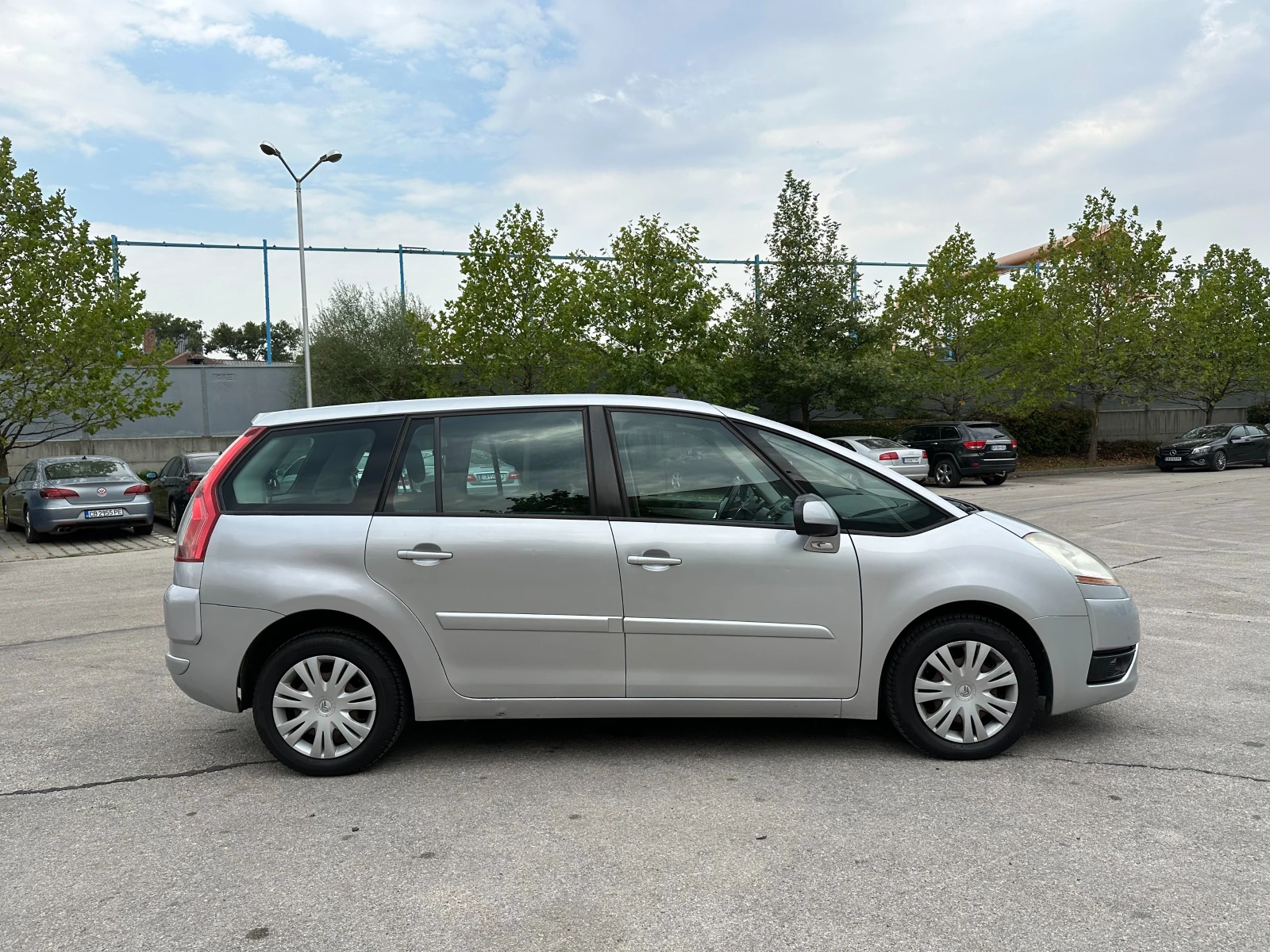 Citroen C4 Picasso 2.0 HDI - изображение 5