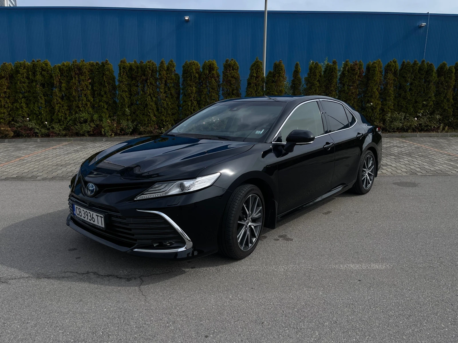 Toyota Camry HYBRID 2, 5i - изображение 8