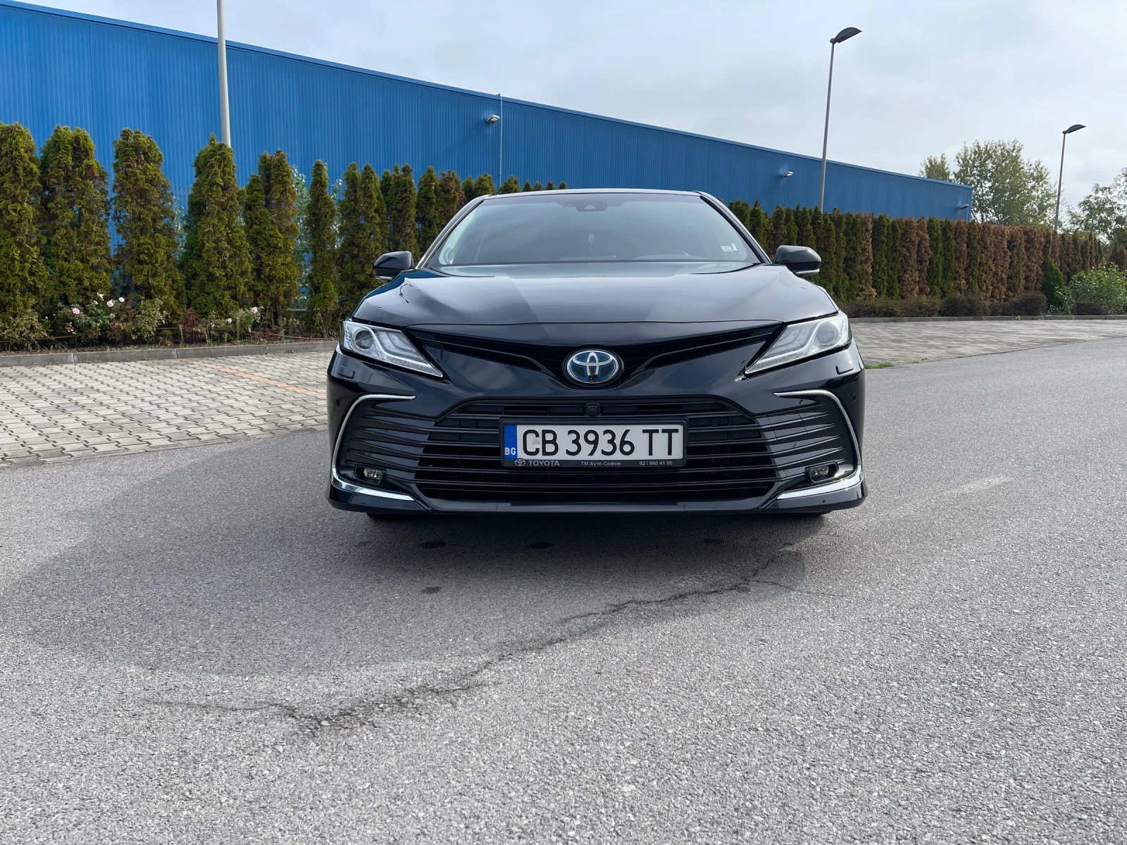 Toyota Camry HYBRID 2, 5i - изображение 3