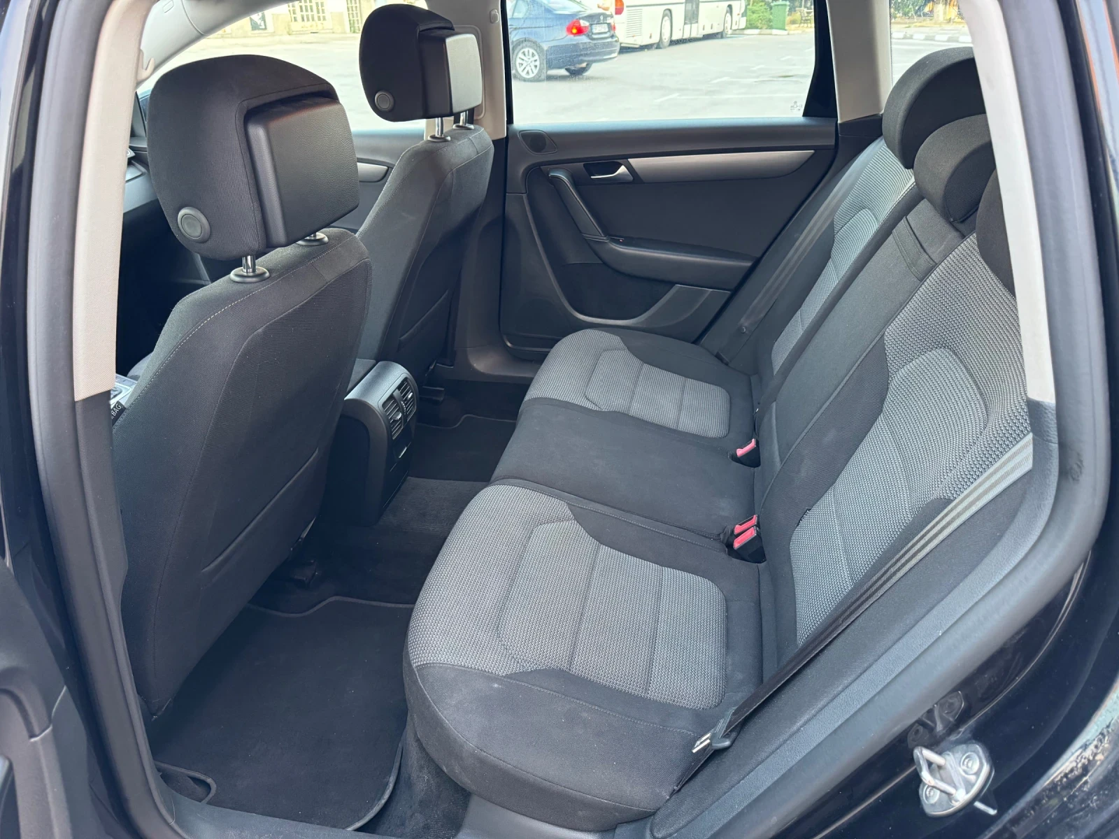 VW Passat 2.0 ТДИ 140 к.с. | Mobile.bg — изображение 11