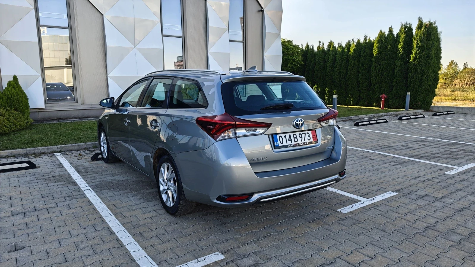 Toyota Auris 1.8i hybrid 122000хил.км.!!! - изображение 5