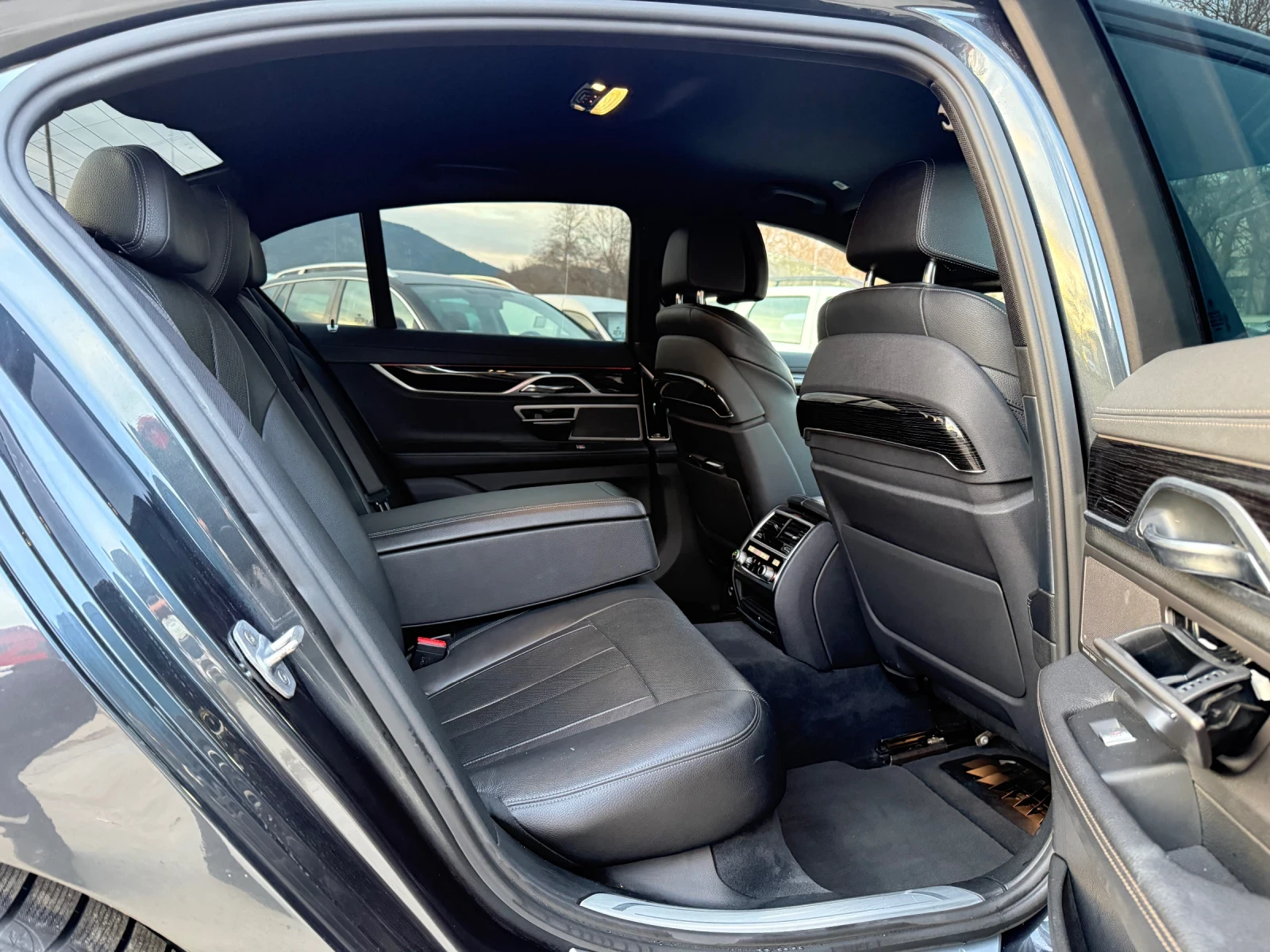 BMW 740 Head-up* DIGITAL* 360CAM* М.Точка* Мпакет* FULL - изображение 10