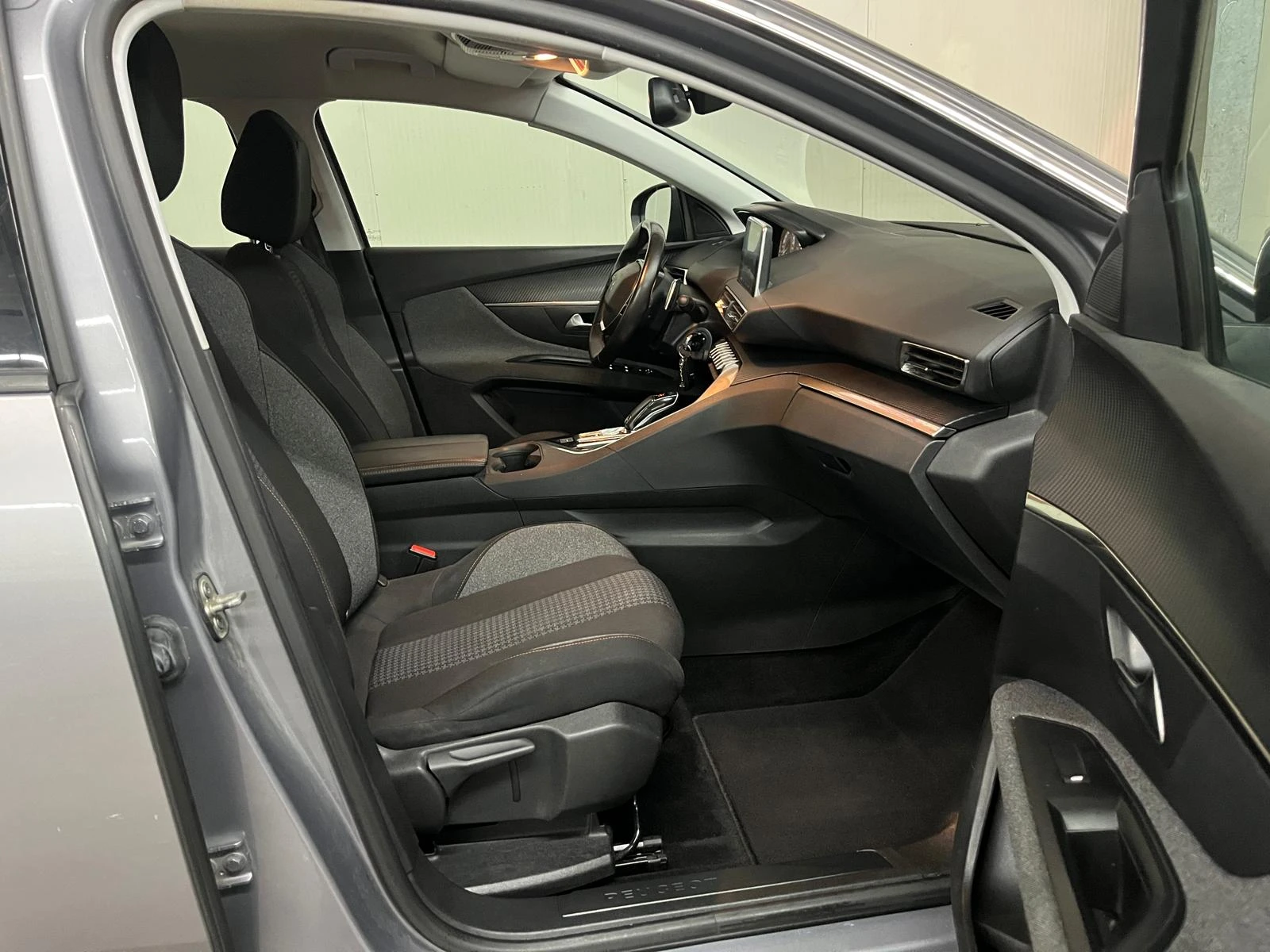 Peugeot 3008 �����, ���������-8��. 2020�. 8��.������ � ���� | Mobile.bg � ����������� 8